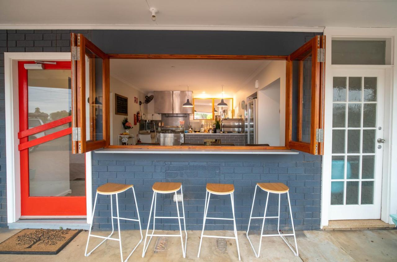 The Platypus Accommodation & Cafe Cudal Exterior photo