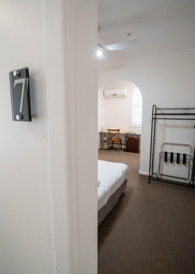 The Platypus Accommodation & Cafe Cudal Exterior photo
